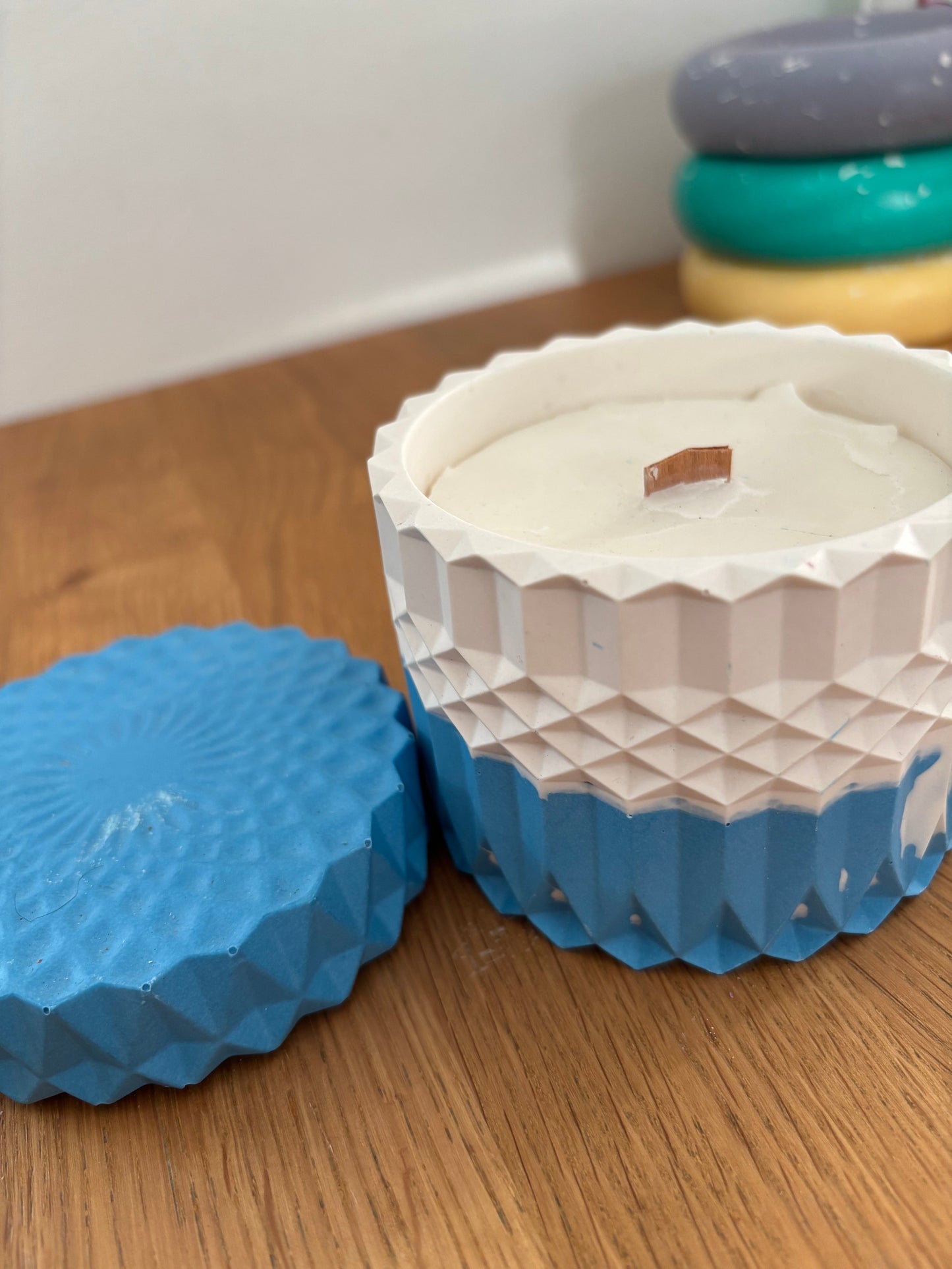 Kookie.it Arredamento Vasetto Candela geometrico Blu-Bianco effetto marmo