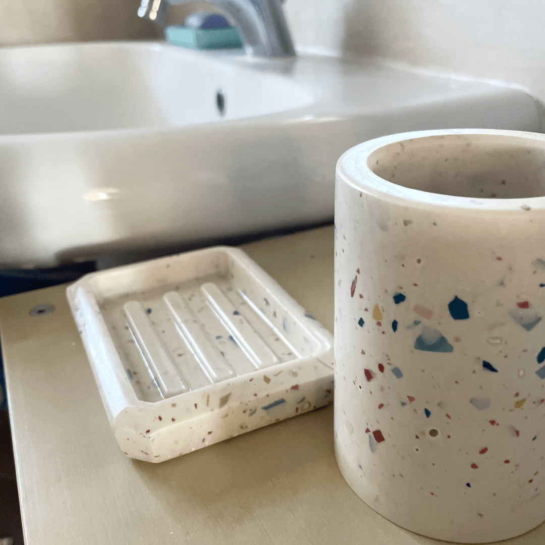 Kookie.it Arredo Crema Set Bagno - Porta sapone e porta spazzolini