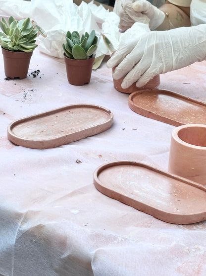 Laboratorio: set di piattino e vasetto con piantina @ Cascina Nascosta - Milano