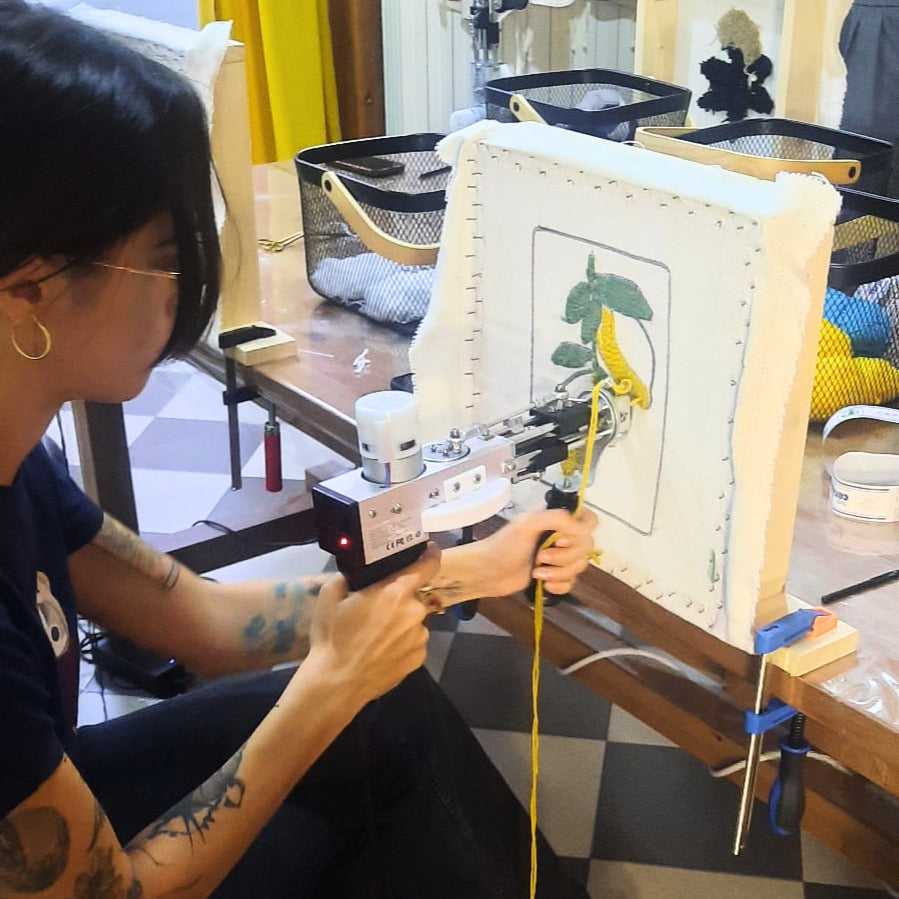 Corso di Tufting a Milano: crea il tuo quadretto-tappeto - Kookie.it