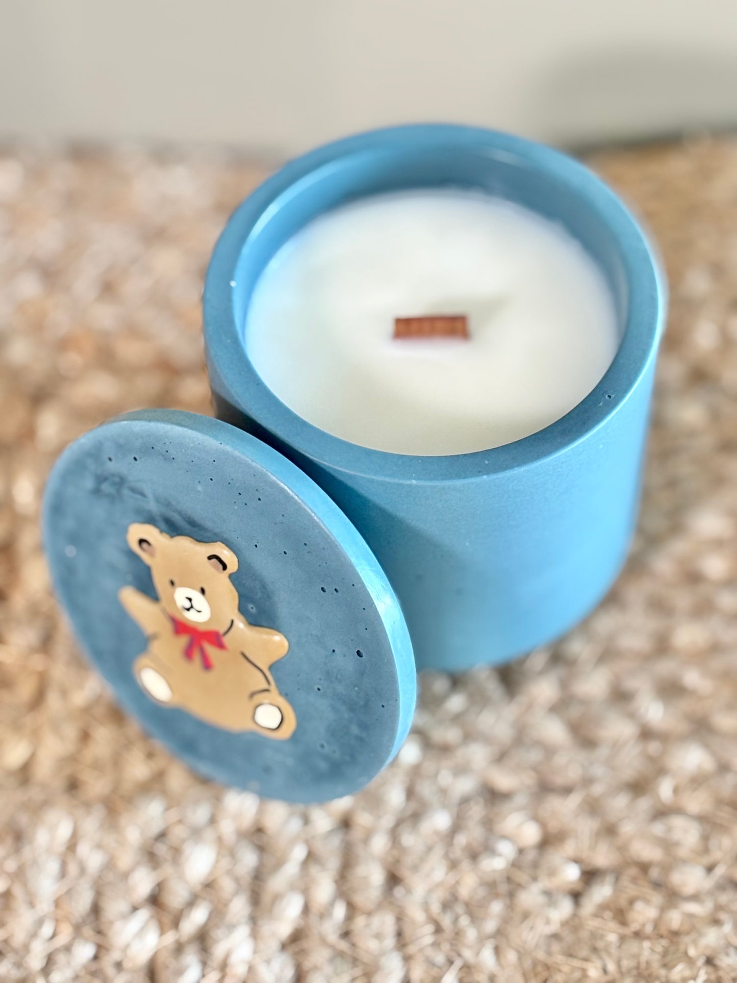 Candela Teddy Blu artigianale con coperchio