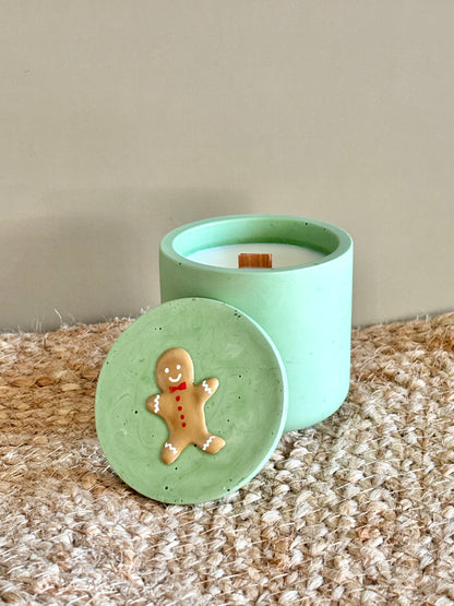 Candela Pan di Zenzero artigianale con coperchio decorato