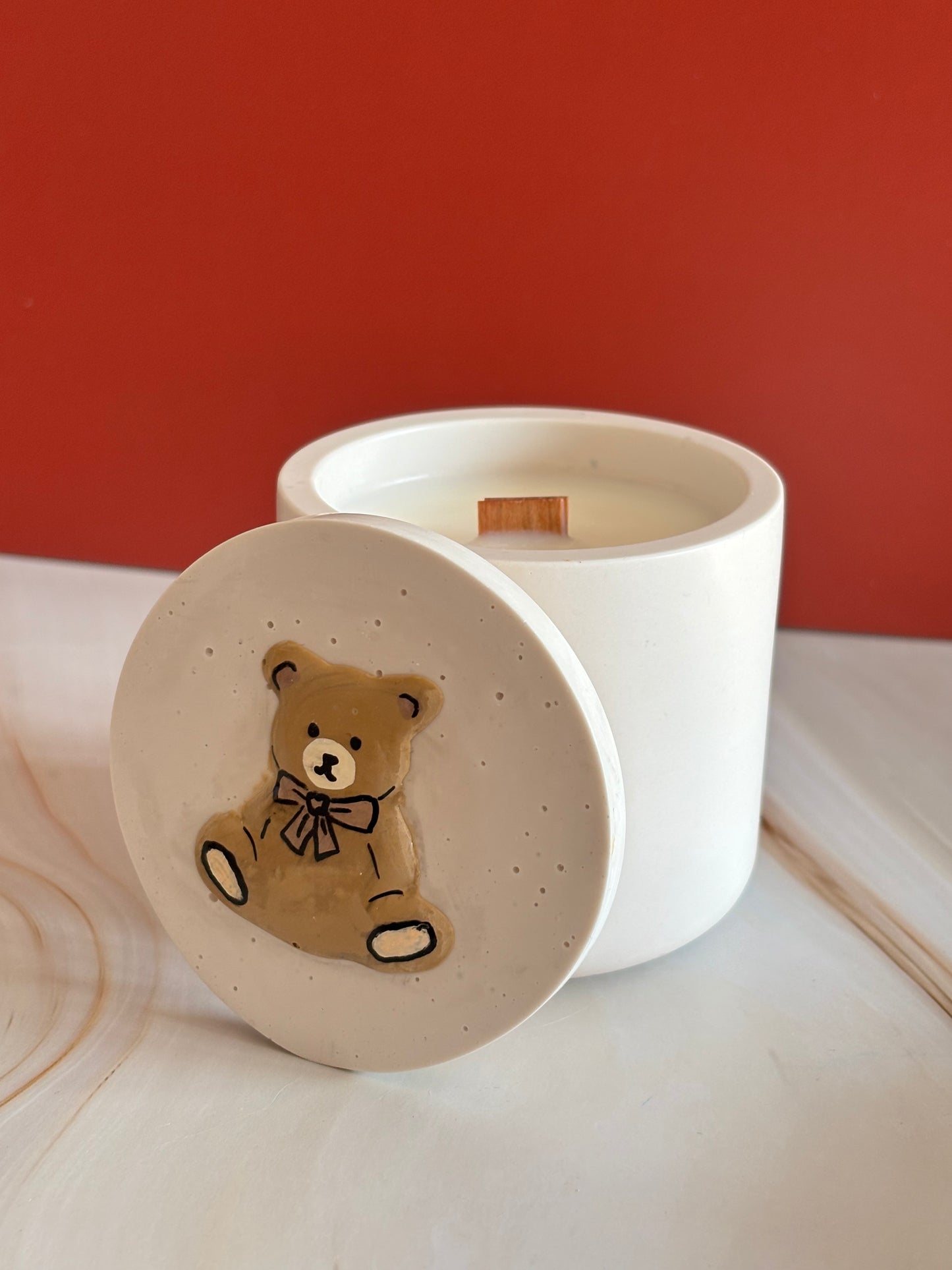 Candela Teddy artigianale con coperchio
