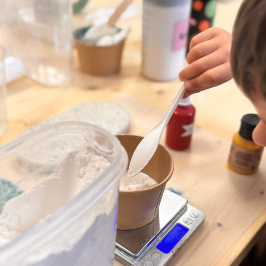 Kookie Kids Lab - Crea una ciotolina in eco resina e un ciondolo/portachiavi - Kookie.it