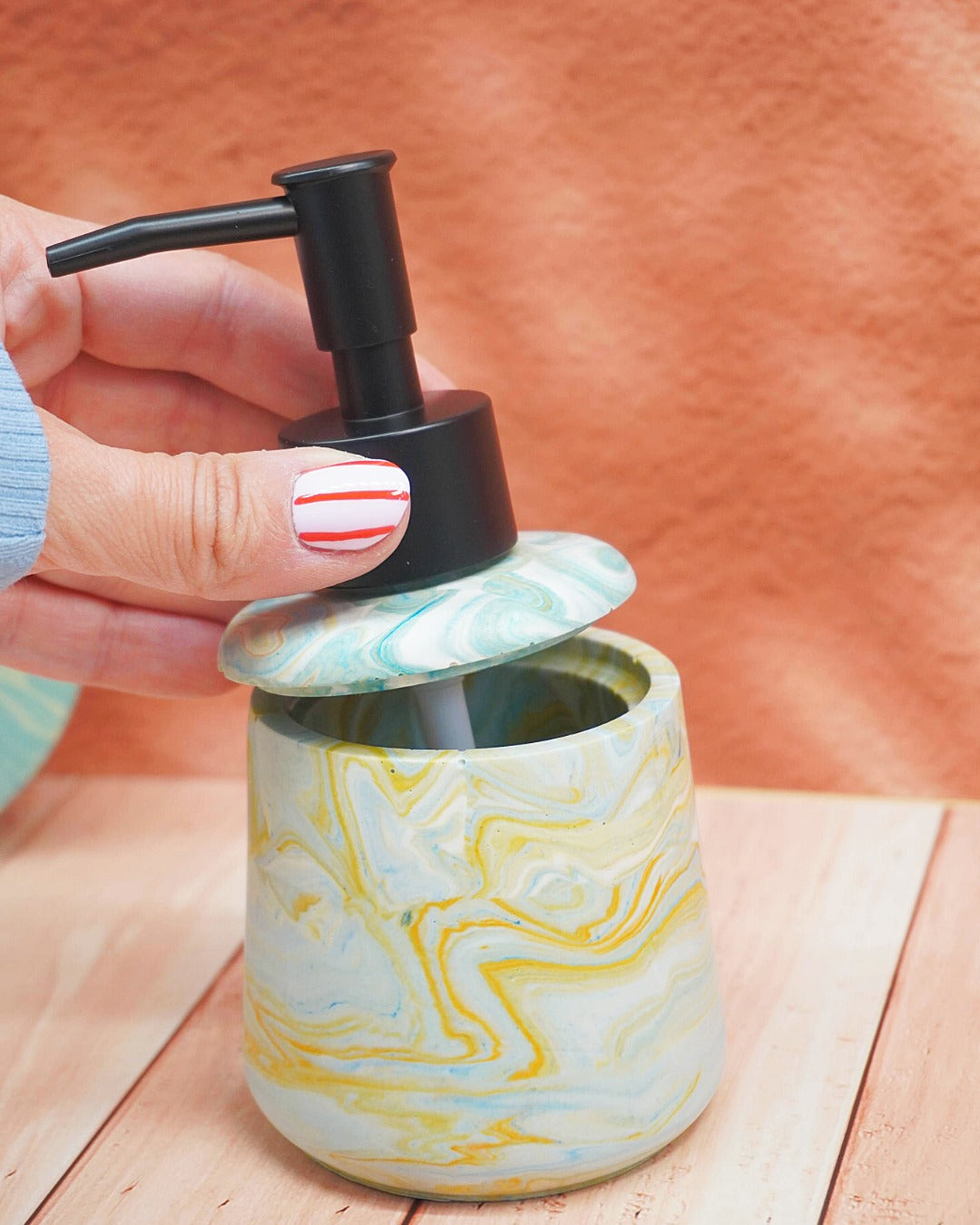 Dispenser di sapone liquido in eco resina - Colore Marmo Jungle - Kookie.it