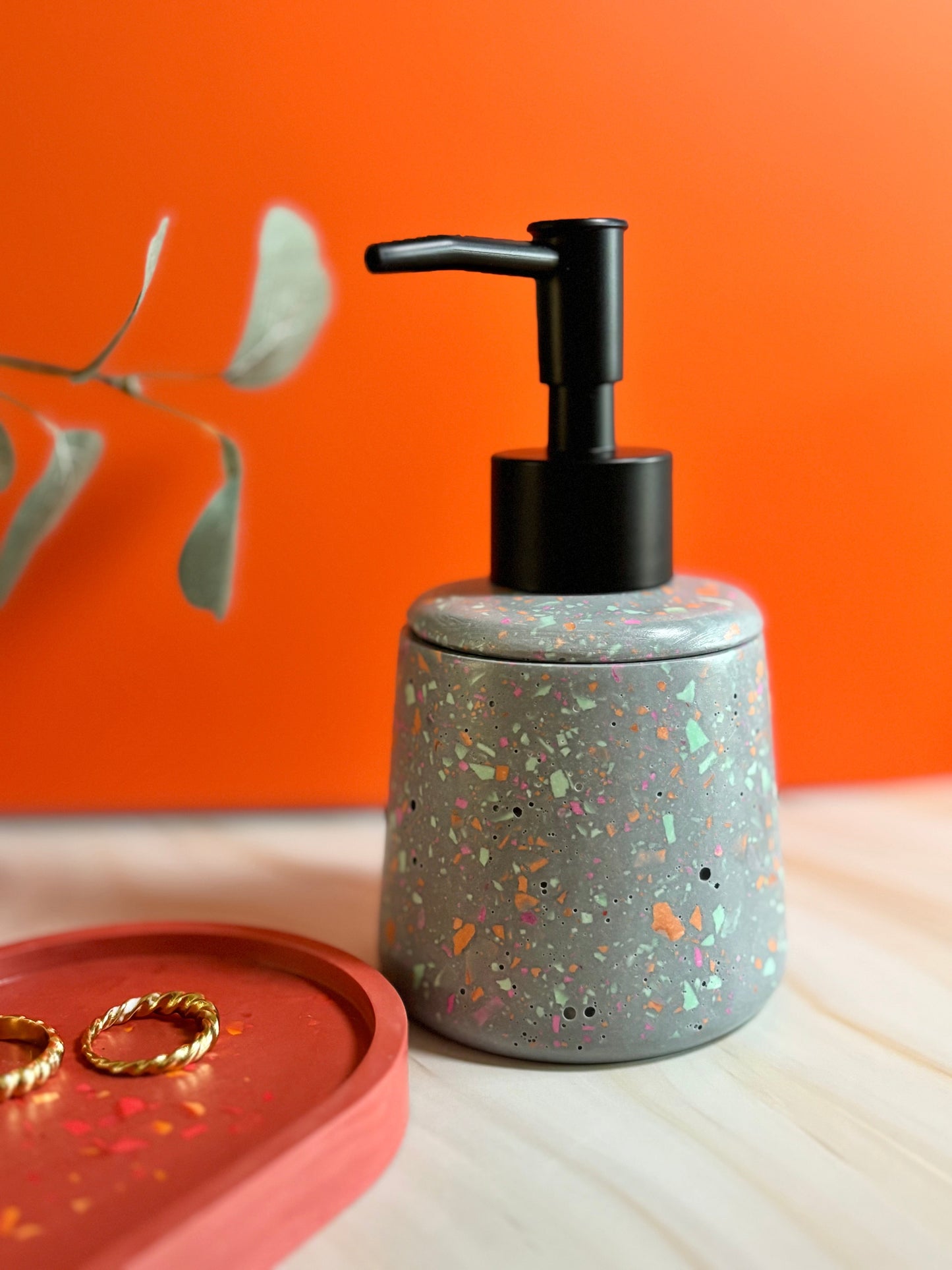 Kookie.it Arredamento Dispenser di Sapone liquido in Eco-Resina - Color London Terrazzo – Fatto a Mano