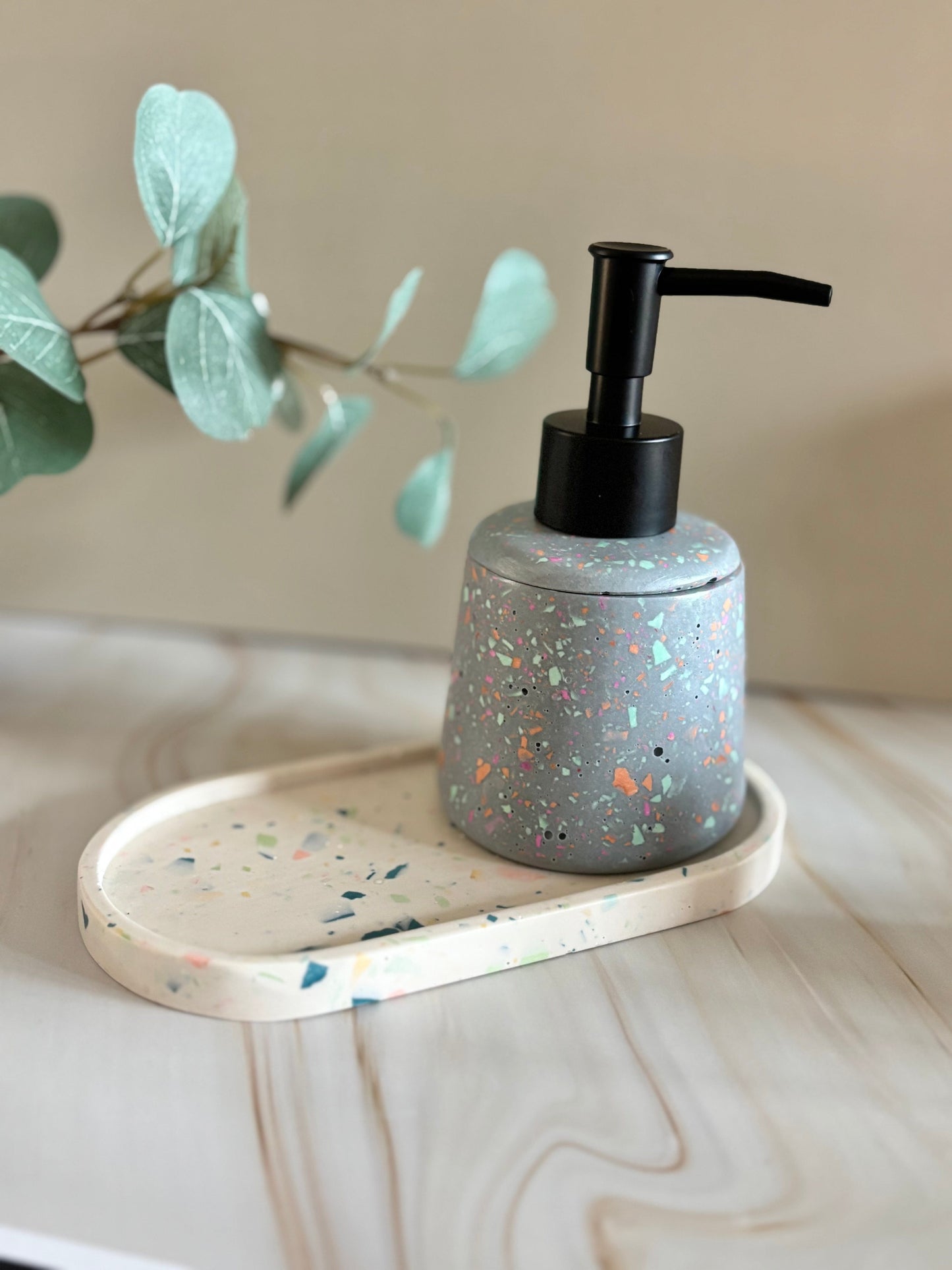 Kookie.it Arredamento Dispenser di Sapone liquido in Eco-Resina - Color London Terrazzo – Fatto a Mano