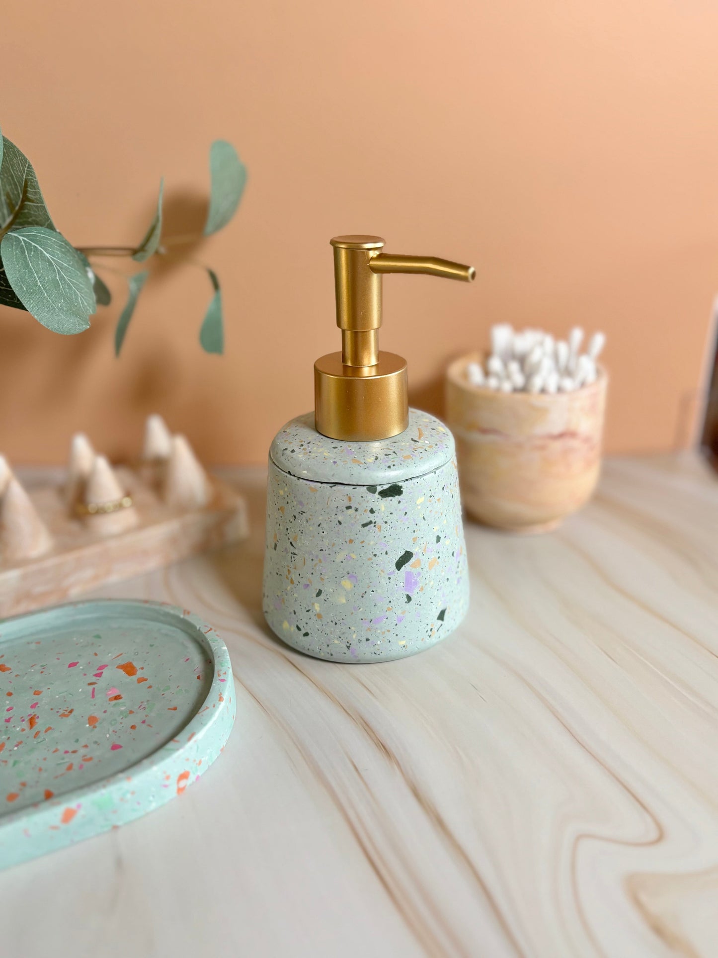 Kookie.it Arredamento Dispenser di Sapone liquido in Eco-Resina - Color Salvia Terrazzo – Fatto a Mano