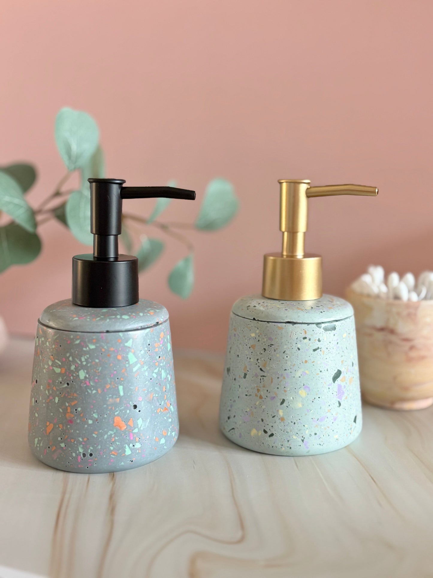 Kookie.it Arredamento Dispenser di Sapone liquido in Eco-Resina - Color Salvia Terrazzo – Fatto a Mano