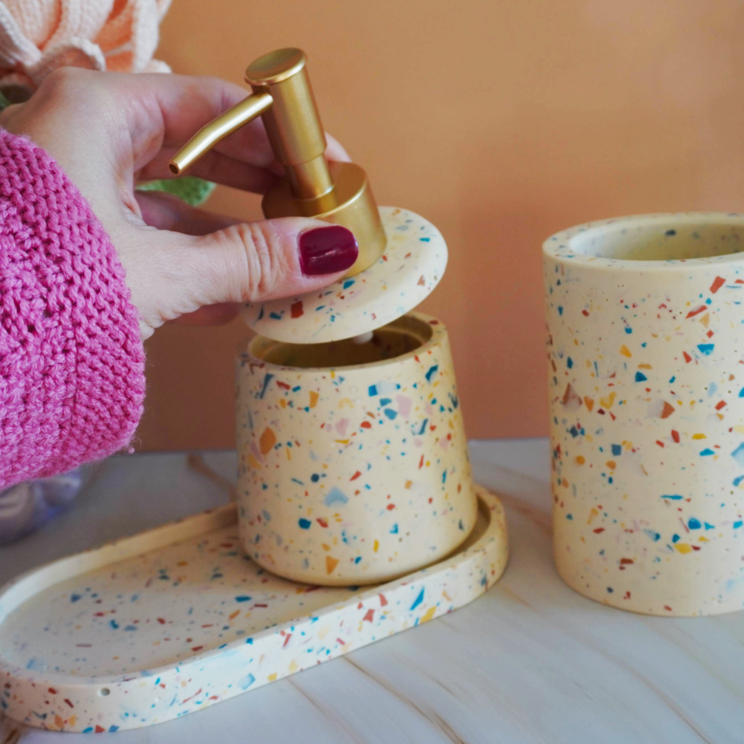 Set Bagno Crema - Vassoio, Porta spazzolini e Dispenser per sapone liquido - Fatto a Mano