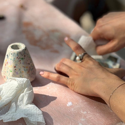 Corso di Eco Resina: crea il tuo set di vasetto e piattino @ Libreria Cuorcontento Bollate