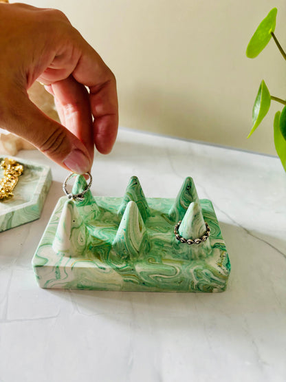 Kookie.it Porta anelli a 6 coni in eco resina – effetto marmo - Verde Giada