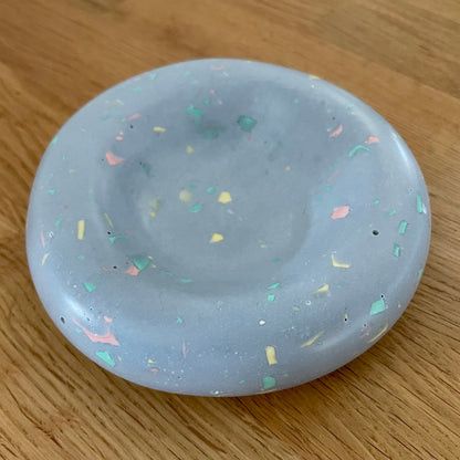 Svuotatasche Donut Terrazzo Azzurro cenere e chips pastello - Kookie.it